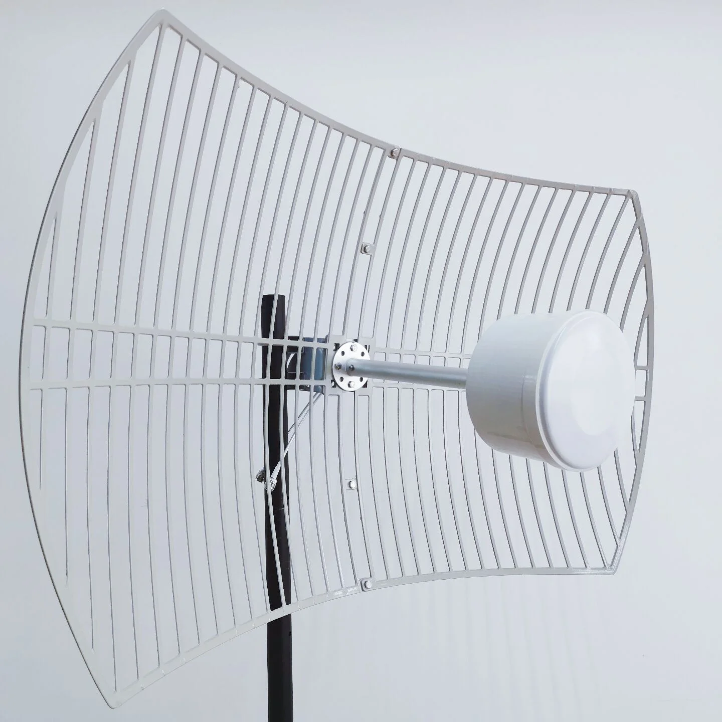 

grid parabolic dish antenna 698-3800MHz 30dbi high gain MIMO