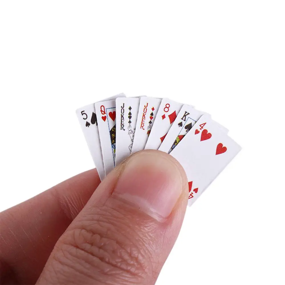 Grappige modellen speelgoed 1:12 poppenhuisaccessoires pokerkaarten spelen miniatuurspellen poker miniatuur poppenhuis mini speelkaarten