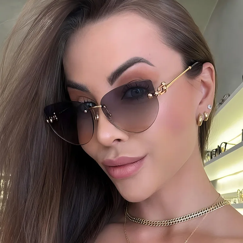 

New Fashion Polygonal Men's and Women's Sunscreen Frameless Sunglasses Elegant Female Driving Vacation Sunglasses