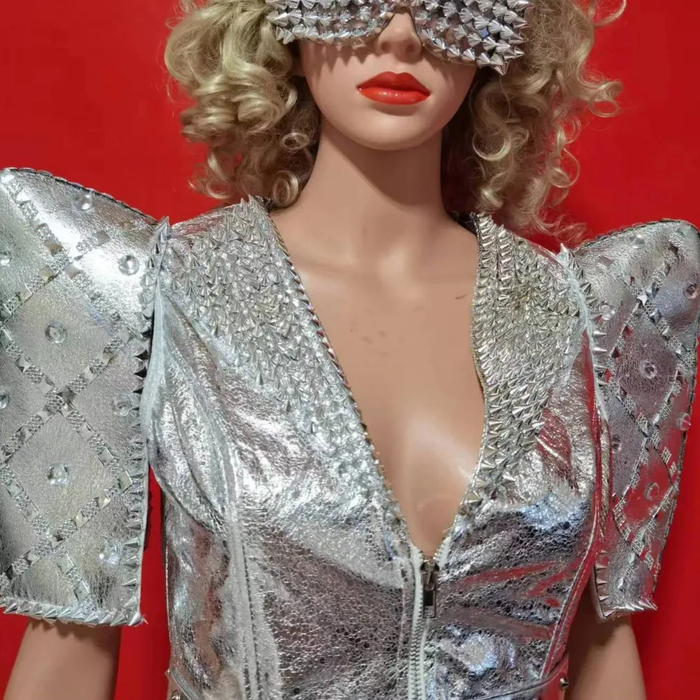 Abrigo con hombreras y remaches de charol plateado para mujer, abrigo para Bar, club nocturno, cantante, concierto, puesta en escena, disfraz de Drag Queen