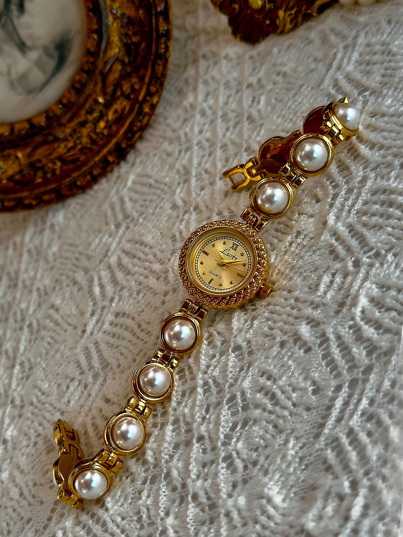 1 yeni altın Fransız retro mod - Luxury Watch Female incelemesi ve fiyatı