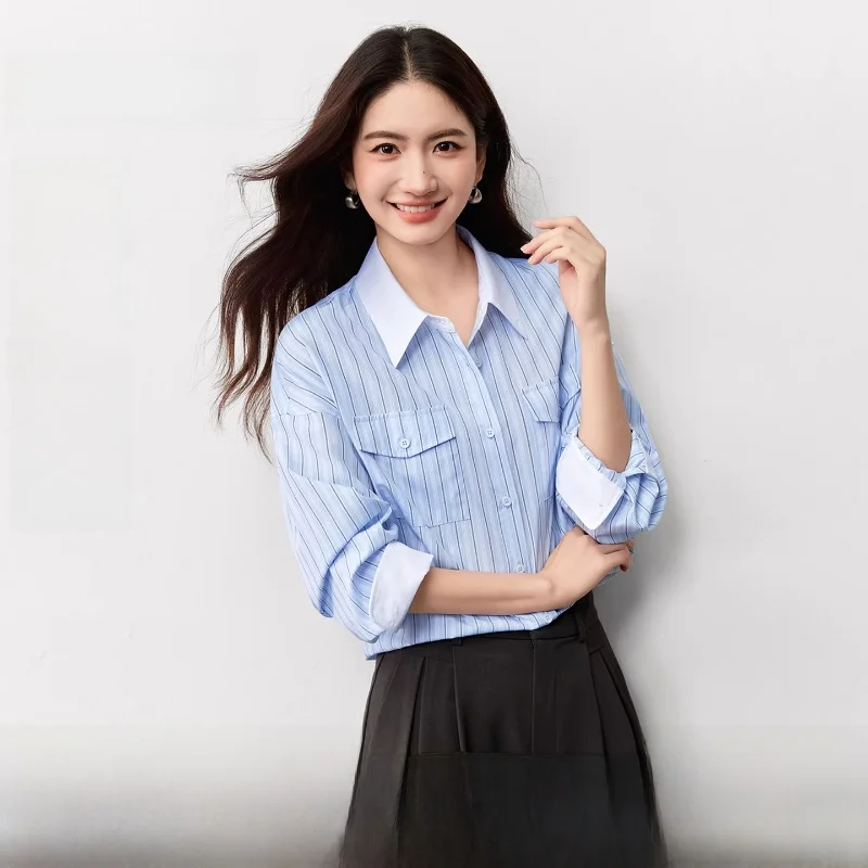 

Повседневная женская рубашка в полоску с белым воротником, цветными вставками на манжетах, двумя карманами, приталенного кроя, модный стиль для офиса, длинный рукав