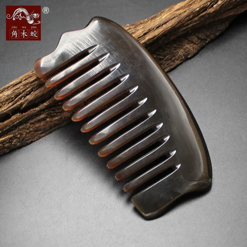 

Horned buffalo horn , antique-style small , large-tooth massage comb production