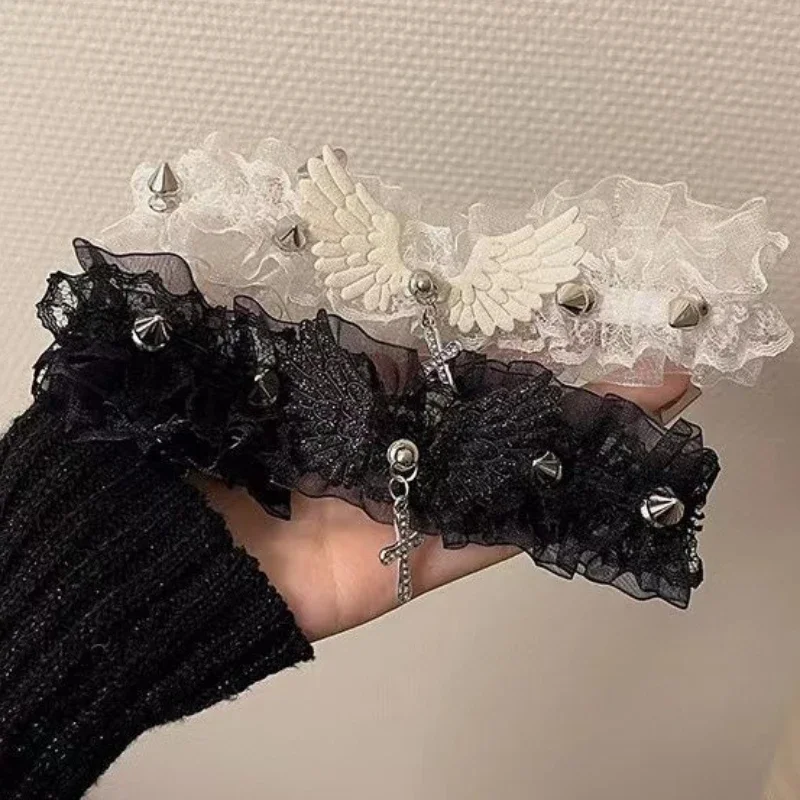 Naszyjnik Choker Vintage z Kokardą, Gotyckim Sercem, Czarno-Białą Koronką i Skrzydłami, Biżuteria Lolita dla Kobiet i Dziewcząt