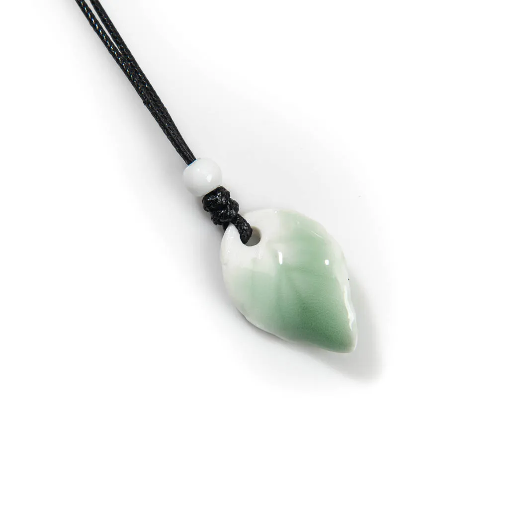 Leaf-Shaped Ice-Crack Ceramic Necklace With Simple Adjustable Length Perfect Gift For Women X860