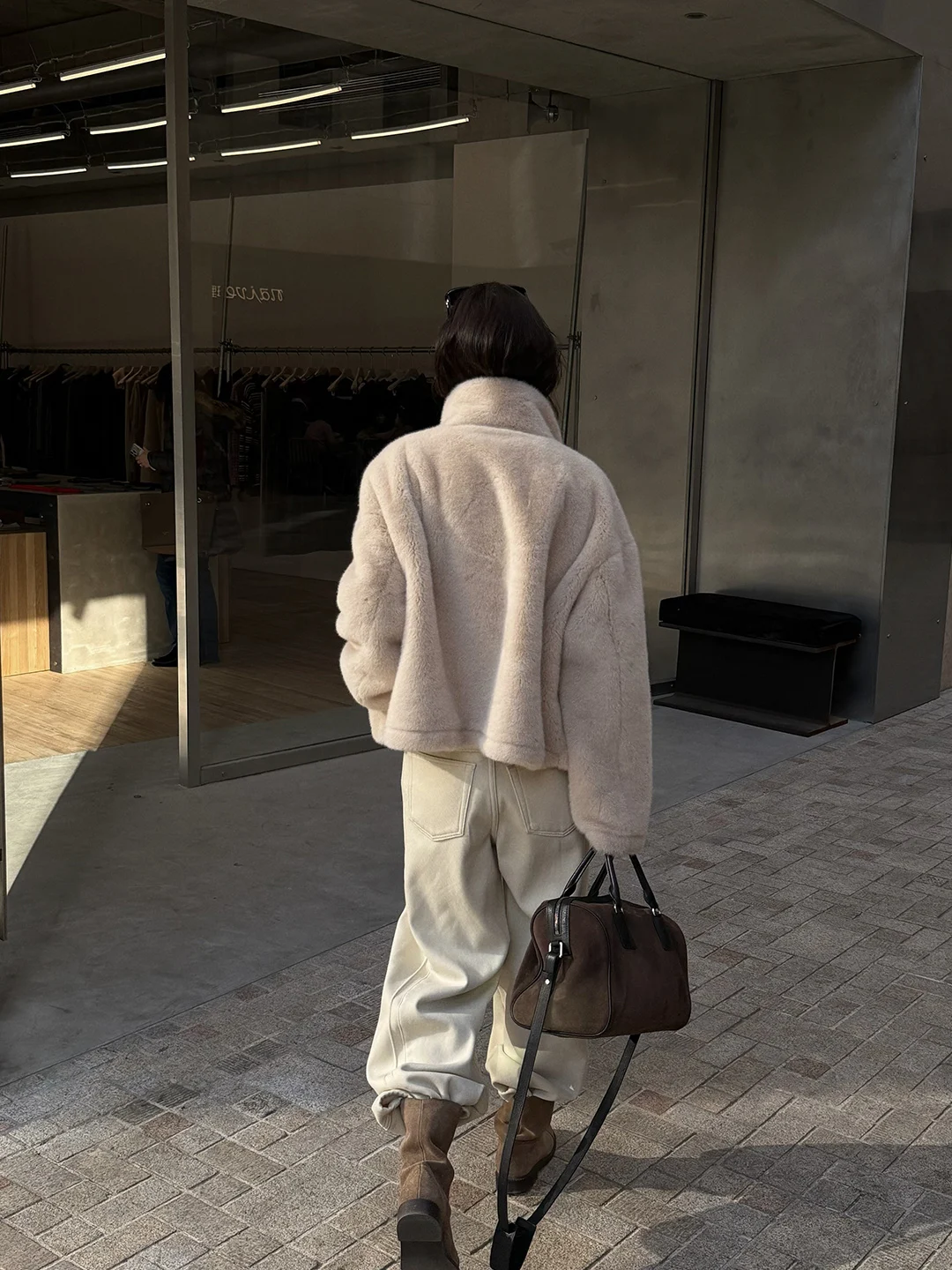 

Thiened Pure Color Stand Collar Eco-Friendly Fur ort Coat Warm Inteated Leather And Fur Women's Outerwear Winter New Sle