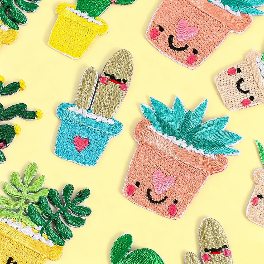 Niedlicher Kaktus-Stickerei-Aufnäher zum Aufbügeln oder Aufnähen, Topfpflanze mit Gesicht für Kapuzenpullover, Rucksäcke, Kawaii-Stil, Geschenk für Freundinnen – Detail 4