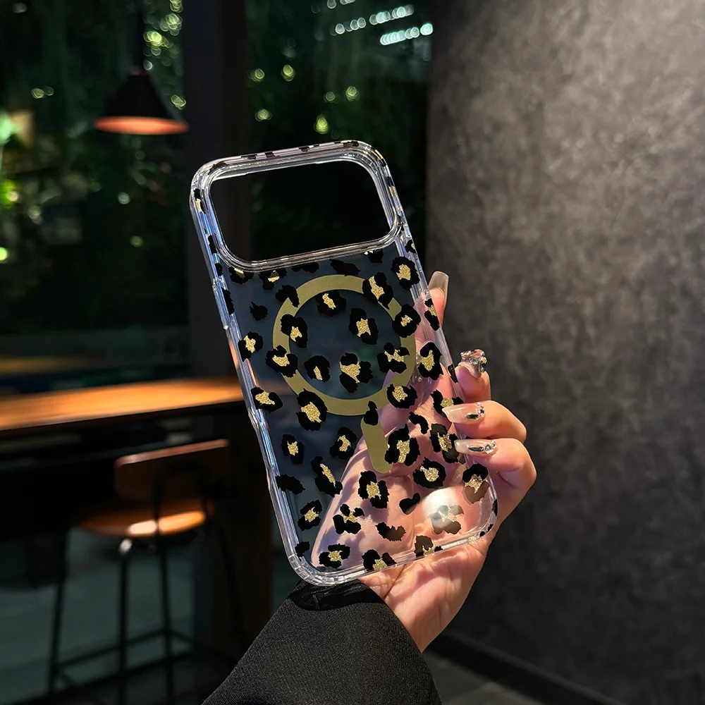 iPhone 11/12/13/14/15/16/17シリーズ対応 透明レオパード柄 マグネット式保護ケース 防水 耐衝撃 PC+TPU