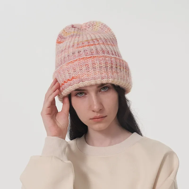 Gorro tejido de lana para mujer estilo ins versátil cálido otoño e invierno nicho multicolor cambio gradual sombrero de lana con bridas sombrero para el frío