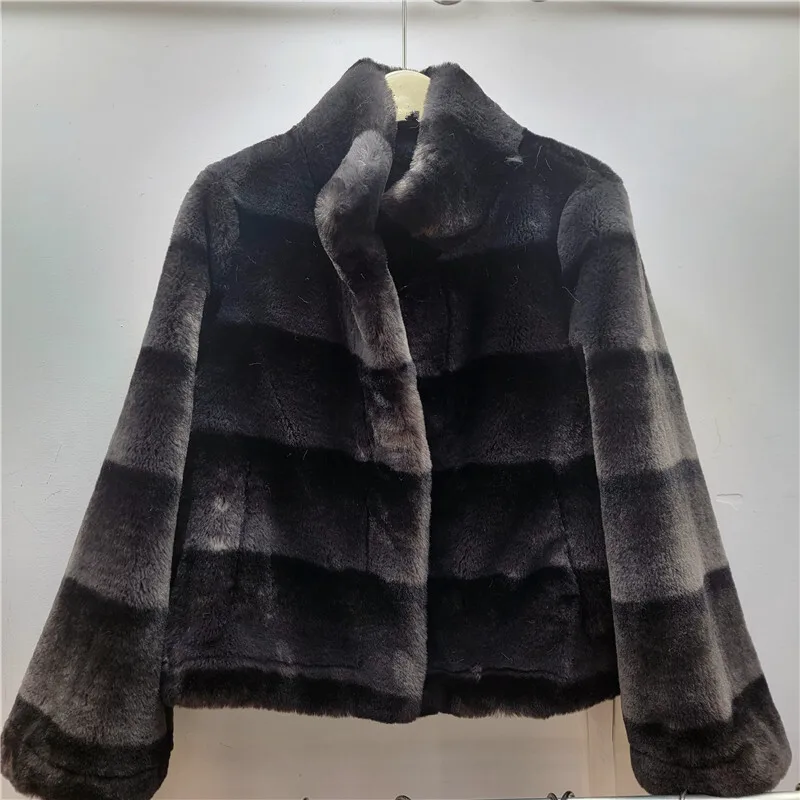 HKSH 2025 hiver nouvelles femmes fausse fourrure manteau col montant rayé poches à la mode élégant luxe mode haut de gamme chaud veste HK16396