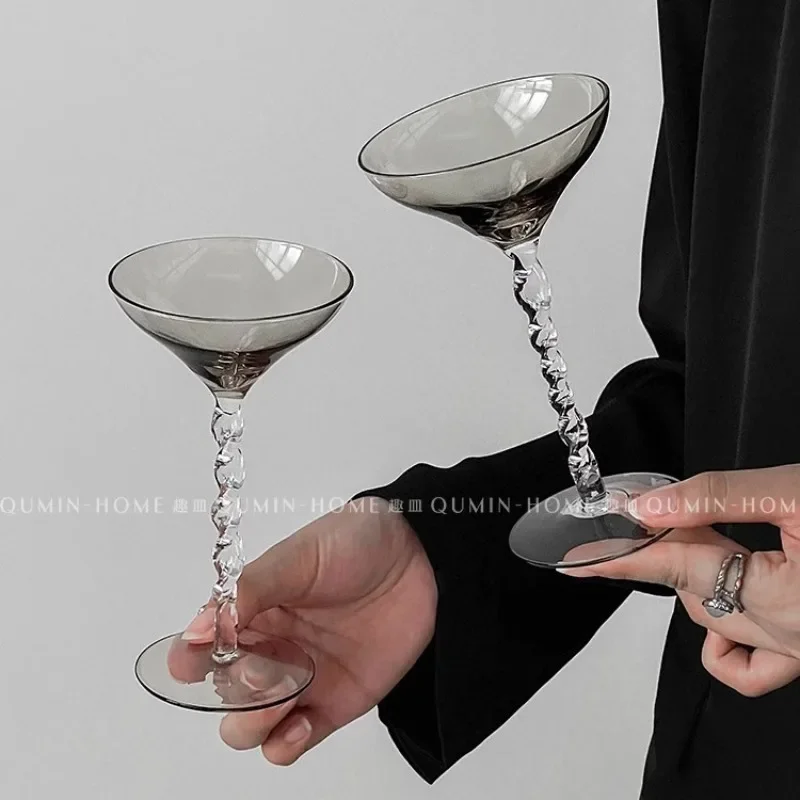 

Vintage Tall Cup Bar Creative Spiral Cocktail Cup Women's Premium Sweet Wine Cup Creative Wine Glass Champagne Cups