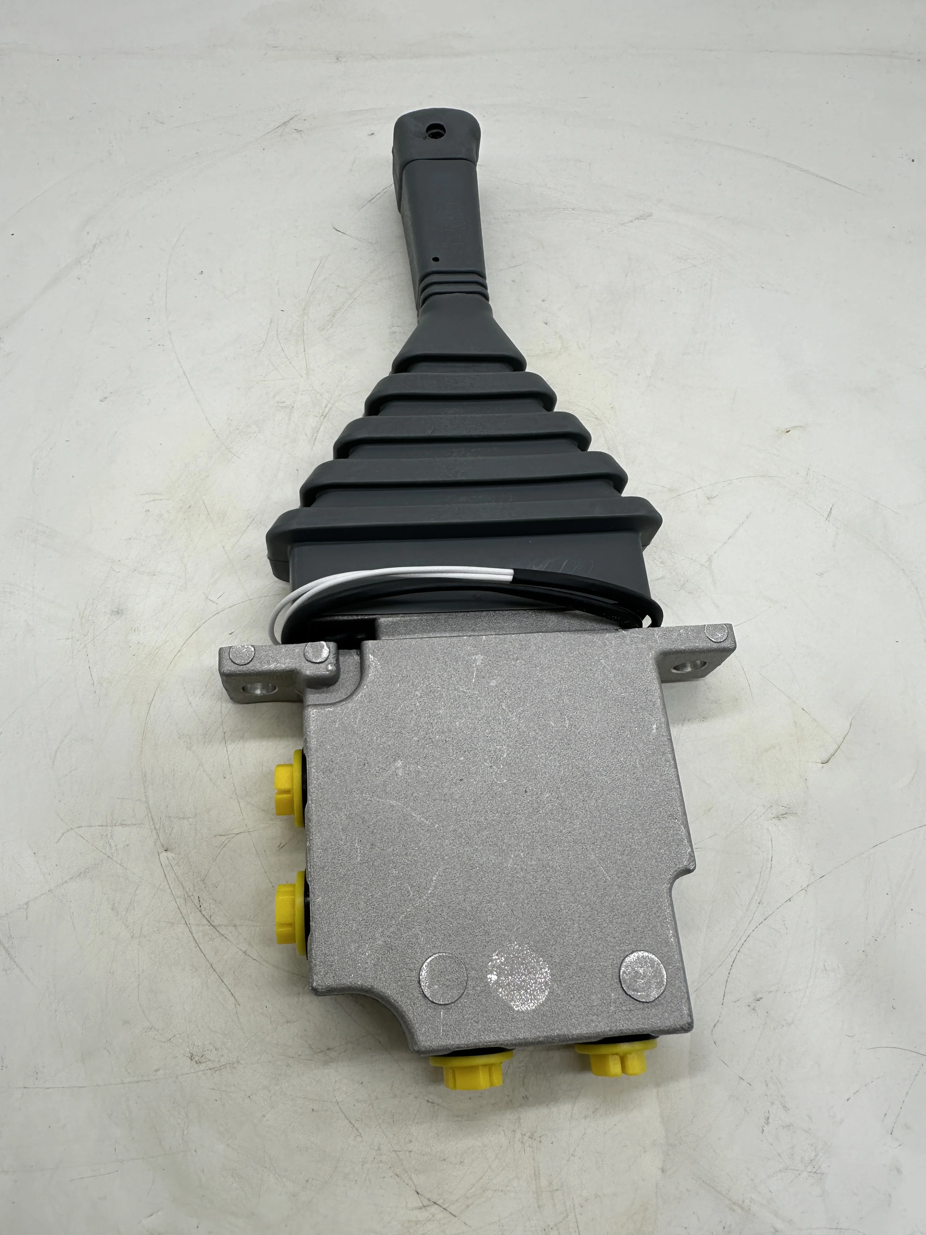 

Рукоятка в сборе для экскаваторов R60-5, SY55, 60, 75, Yuchai 85, XCMG 60, резиновая рукоятка для бульдозера, прямые поставки с завода