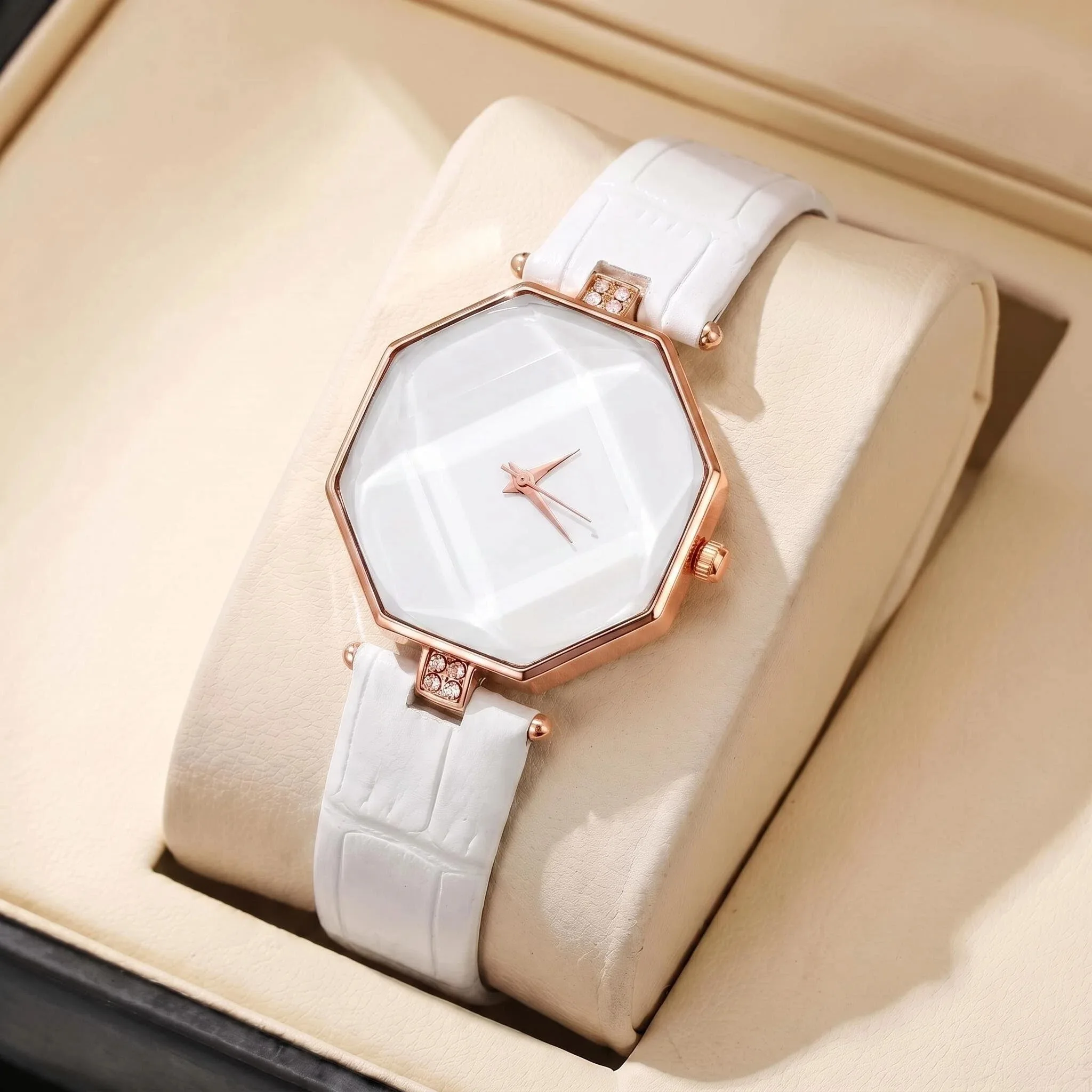 Fashionable Classic Casual Women's Quartz Watch Elegant Temperament Watch Holiday Gift Student Style
