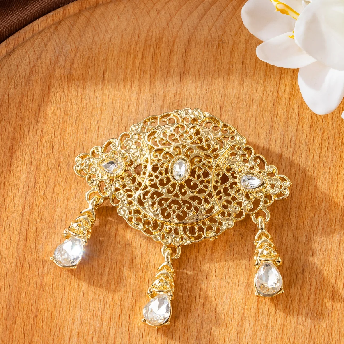 Moroccan Openwork Pattern Metal Brooch Decor, Master Carving Bridal Wedding Party Jewelry Pins For Long Dress image 4
