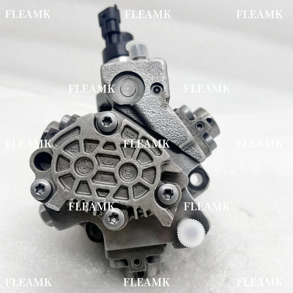 High Quality Diesel Common Rail Fuel Injection Pump 0445020070 6271-71-1110