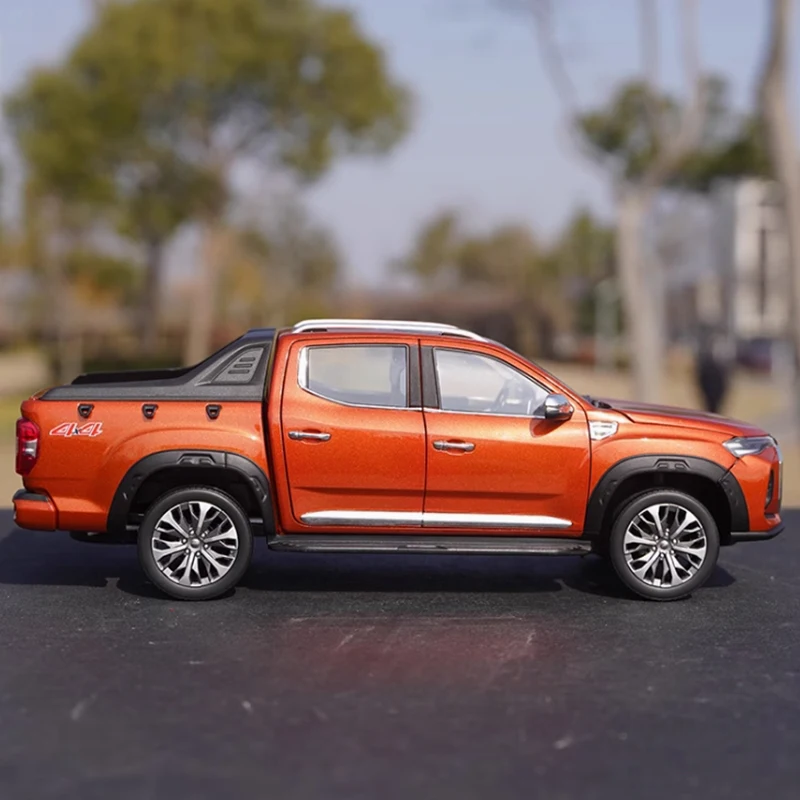 Diecast 1:18 Scale MAXUS T90 Pickup Truck  Off-road Alloy Simulation Car Model Collection Souvenir Decoration Gift Toy Display