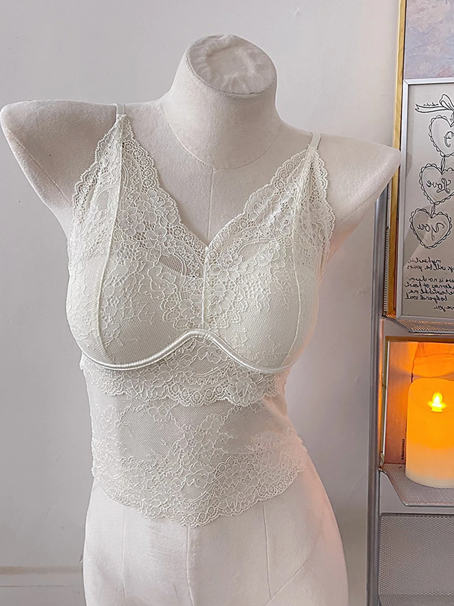 Delicate Lace Halter Neck One-Piece Bra Vest with Fixed Chest Pad Base Tank Top Can Be Worn outside Soft And Comfortable