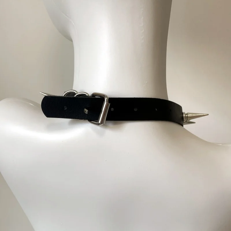 Women Punk Rivet Necklace Y2K Girl Harajuku Gothic Black Choker Necklace Spicy Girl Collarbone Chain Rock Neck Chain Jewelry