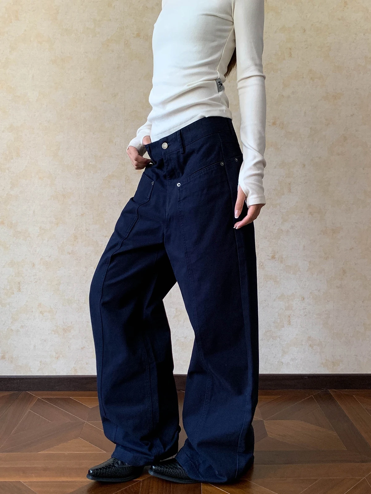 

Aket American Retro Work Pants Women's Casual Straight Leg Trousers Simple 3D Design Sense Patchwork Loose Fit Cotton