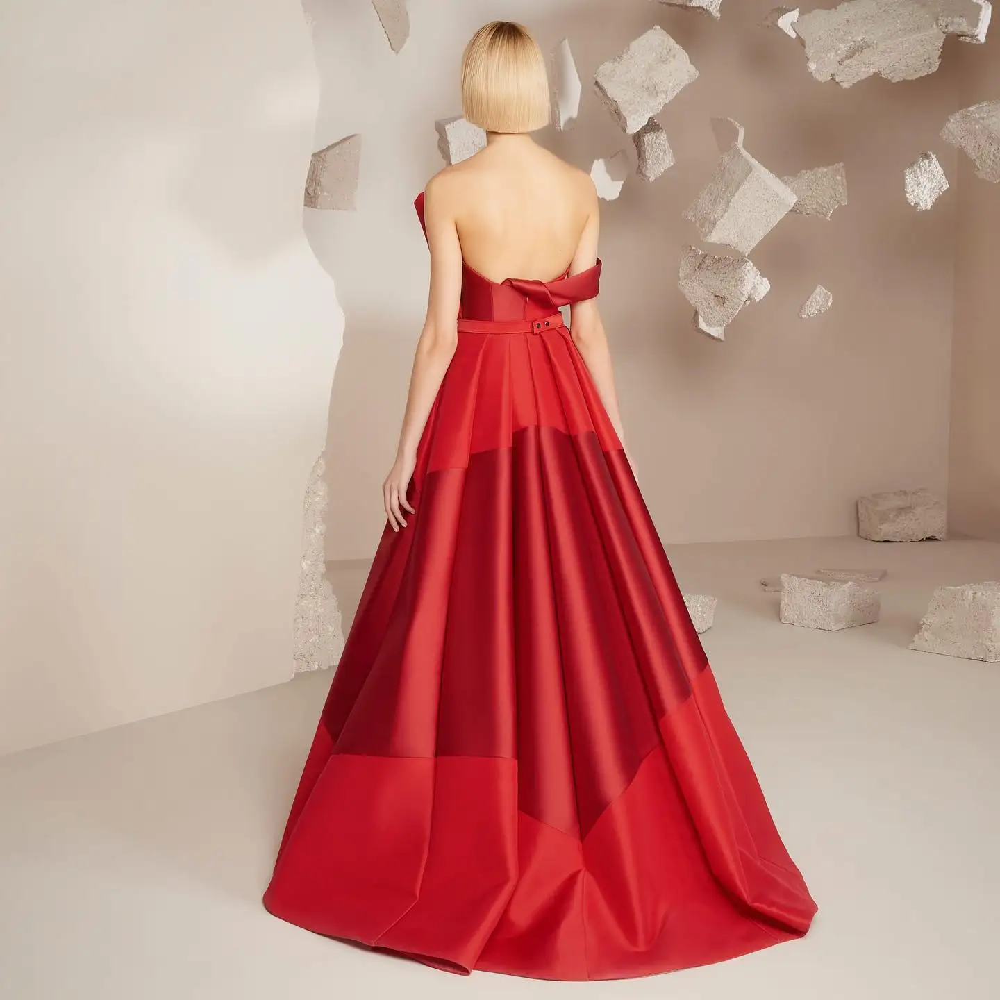 Customized  Exquisite Red Satin Evening Dresses Temperament Draped Strapless Bridal Party Delicate Off the Shoulder Par
