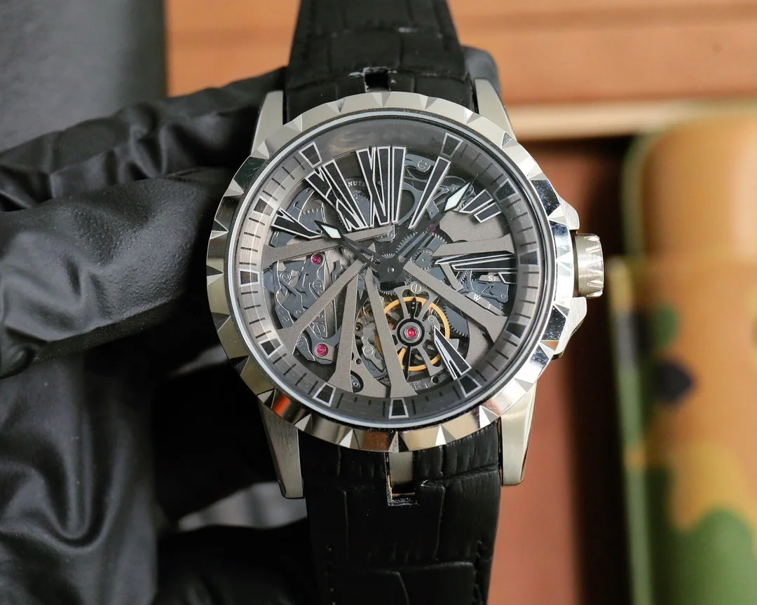 Custom-made stainless steel high-quality, luxurious and trendy mechanical wristwatch chronograph