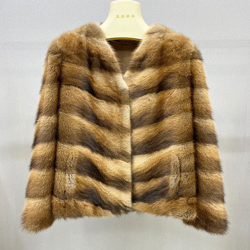เสื้อโค้ทขนกระรอกแท้สำหรับผู้หญิง ฤดูหนาว 2025 คุณภาพสูง คอวี ขนหนา หรูหรา เสื้อแจ็คเก็ตสำหรับผู้หญิง