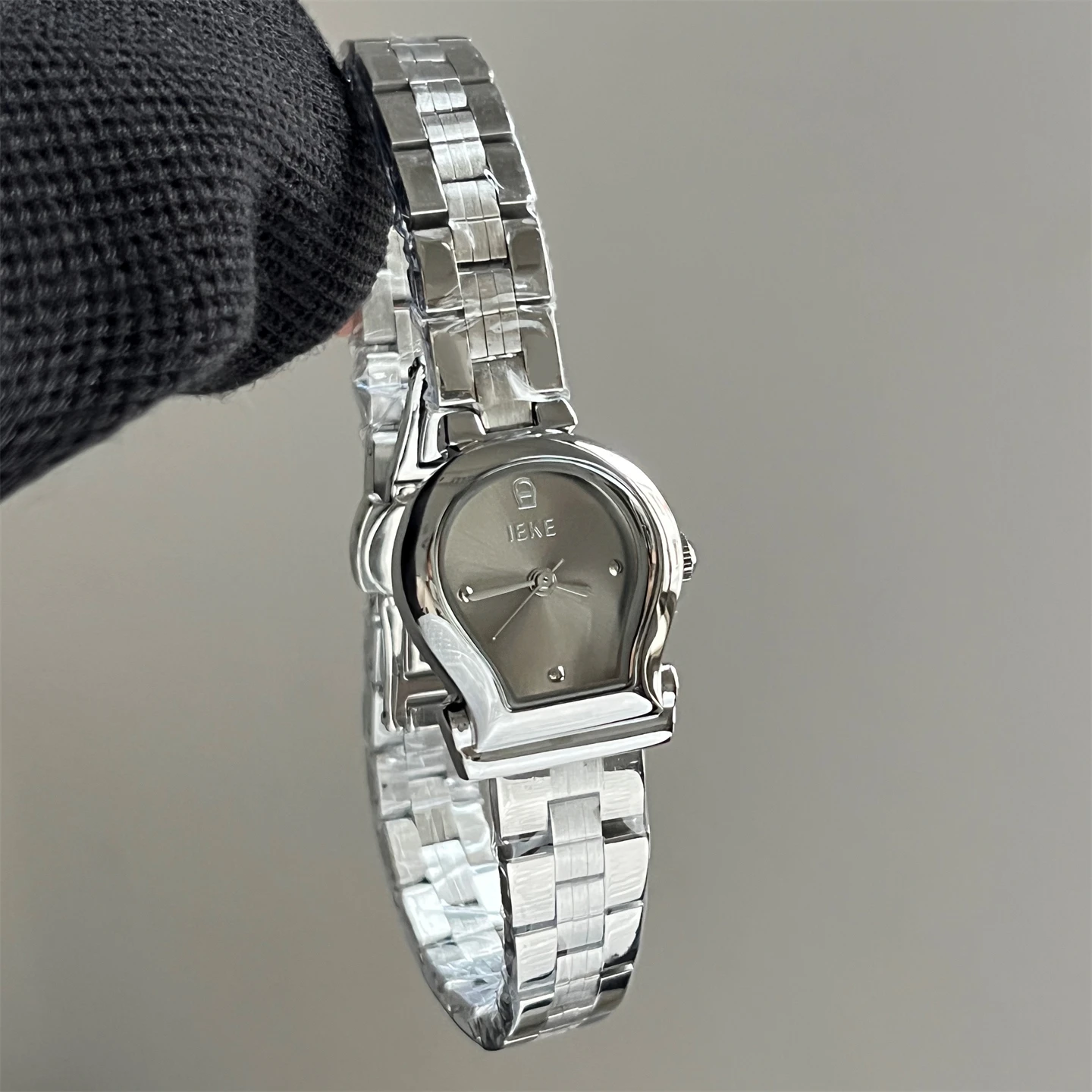 

Minimalist Style Steel Strap Women'S Watch Light Luxury, Exquisite And Petite, High-End Quartz Wristwatch, Trendy Women'S Watch.