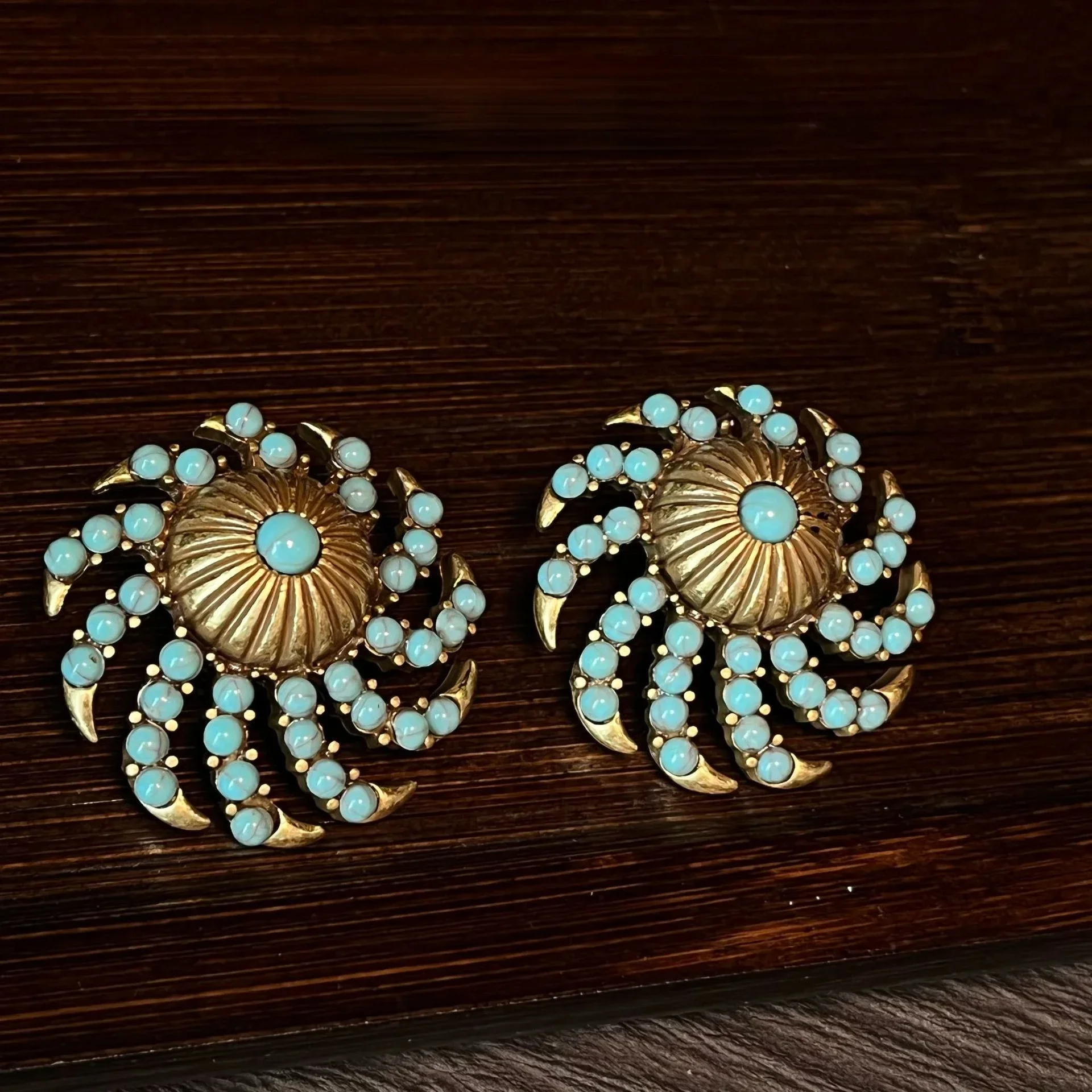 

Vintage Turquoise Fireworks Stud Earrings Exaggerated Temperament Personality Jewel Enamel Antique Western Earrings Woman Party