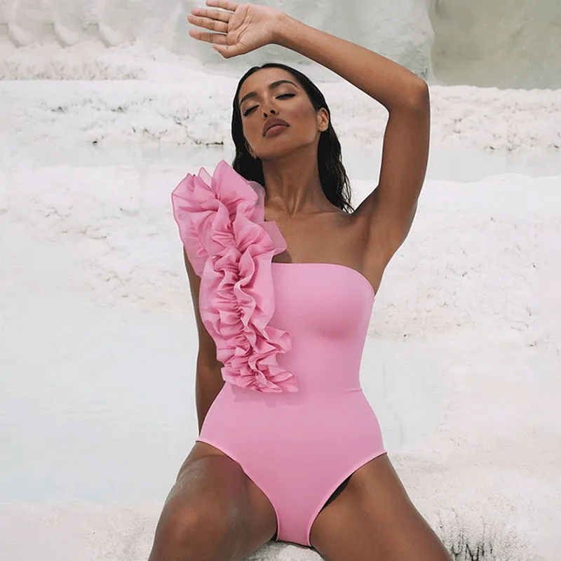 Maillot de bain une pièce rose pour femmes, asymétrique épaule dénudée, à volants, couleur unie, ensemble pour les vacances à la plage, vêtements de Style