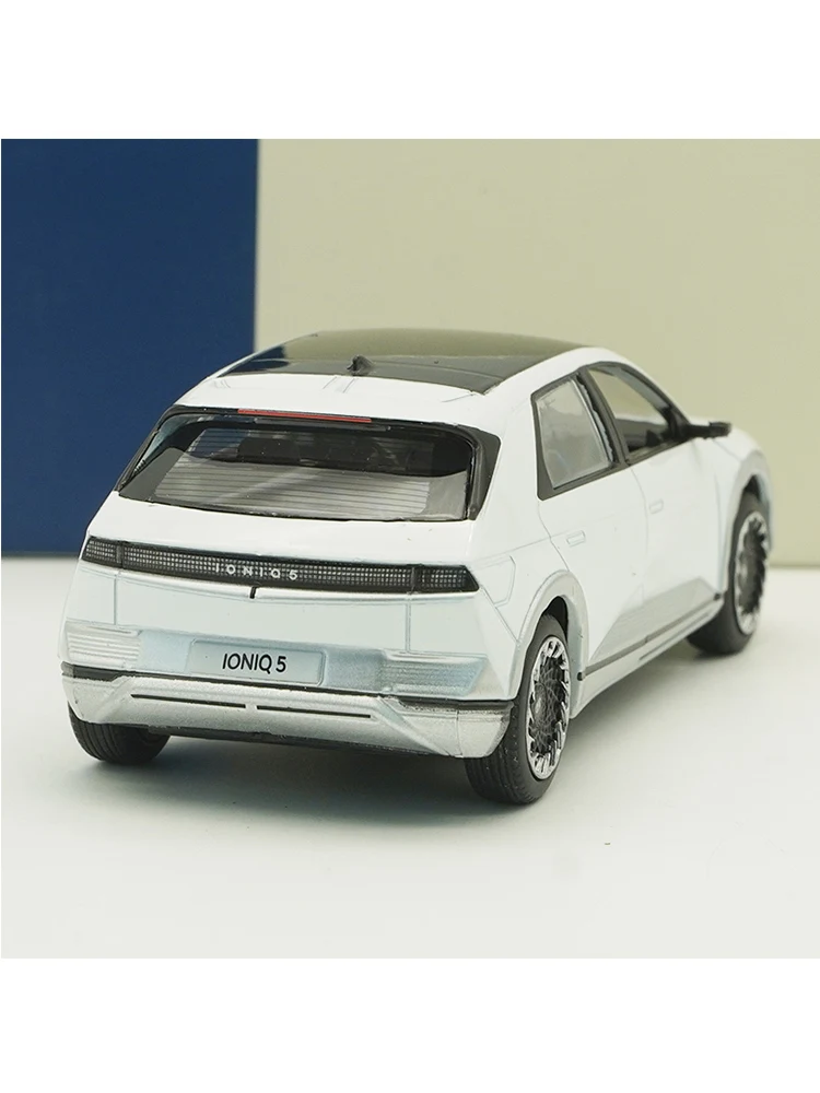 1/38 Original nueva llegada precio especial Diecast Metal coreano IONIQ 5 modelo de coche muebles colección de exhibición juguetes para niños