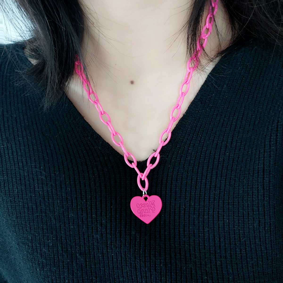 Y2K fluorescent love necklace female Instagram fashion niche design sense hip hop personality hoodie chain network red sweater