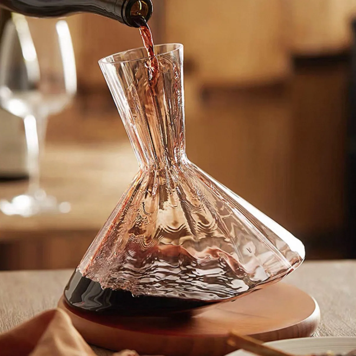 

Modern Wobble Wine Aerator Decanter Elegant Glassware for Bar & Kitchen Perfect Gift for Housewarming & Wedding