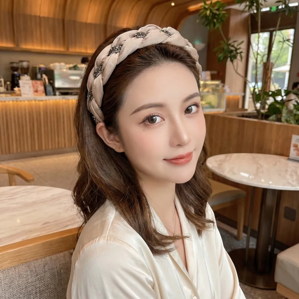 Chic Wide Brim Rhinestone Headband Soft Fabric Twisted Knotted High Cranial Hair Hoop Sparkling Non-Slip Braided Hairband Makeup