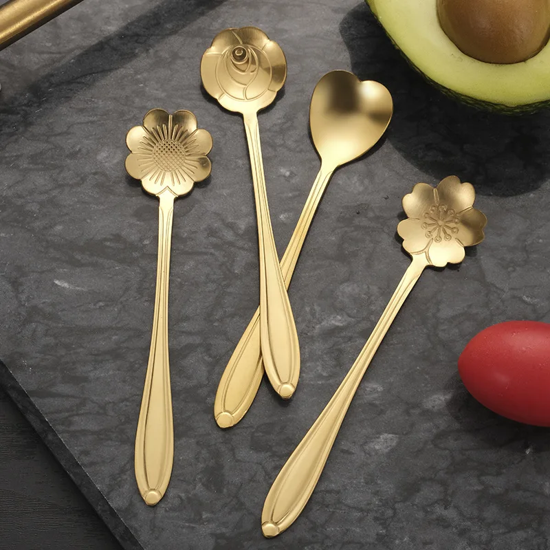 10Pcs Stainless Steel Heart Shape Coffee Spoons Gold Scoop for Dessert Tea Accessories Kitchen Tableware Decoration Gifts Set