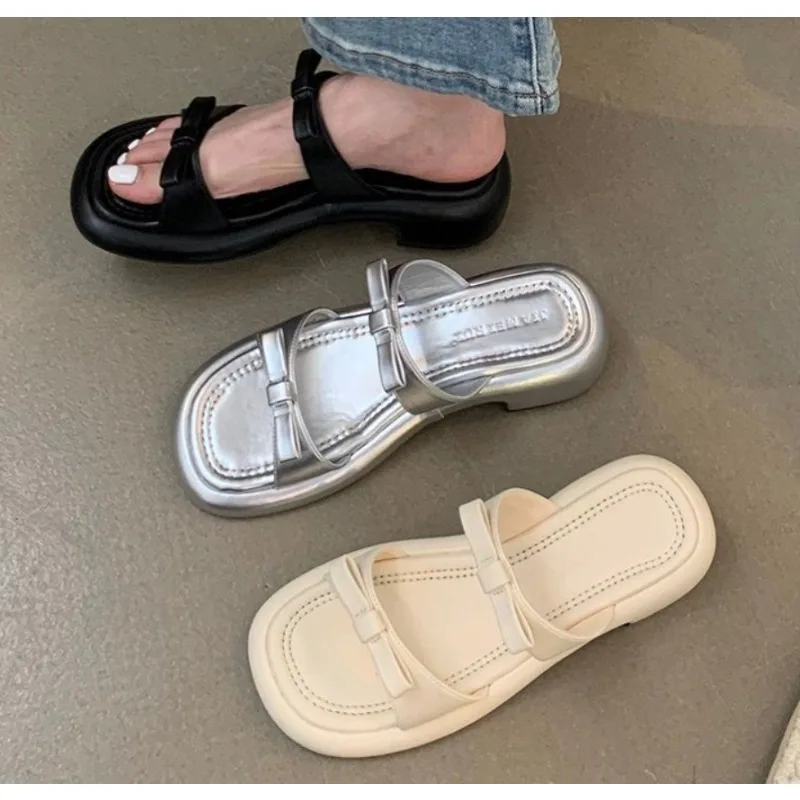 

Summer Women's Slippers 2025 Stylish Peep-toe Low Heel Silver Women's Comfortable Beach Shoes Sapatilas