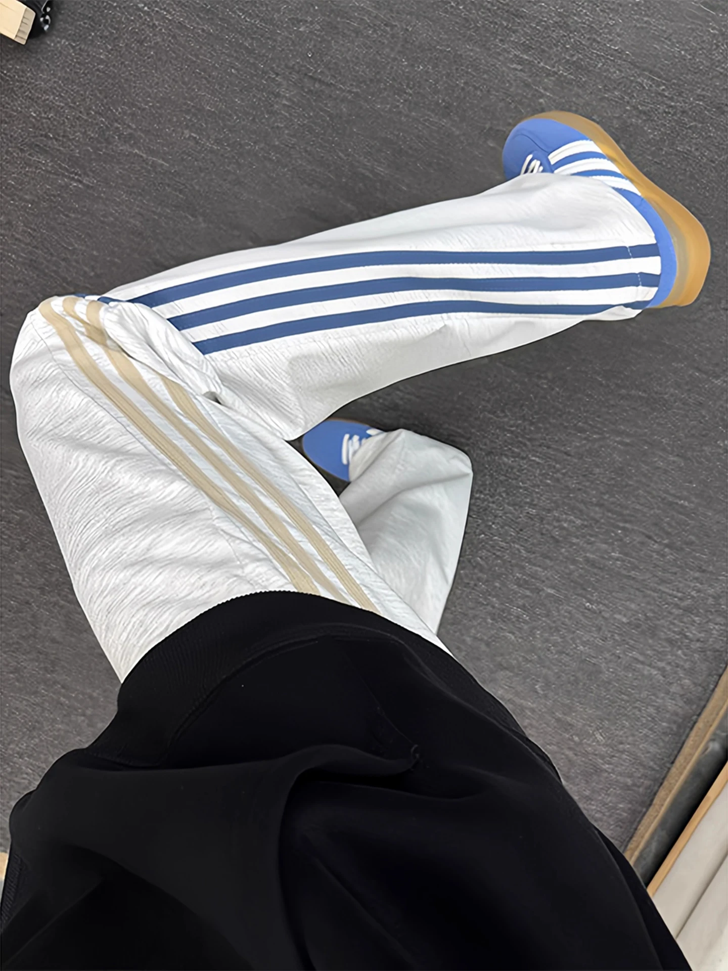 

Мужские спортивные брюки Light ey Tee-Striped с американской полосатой отделкой, прямые, слегка расклешенные, повседневные