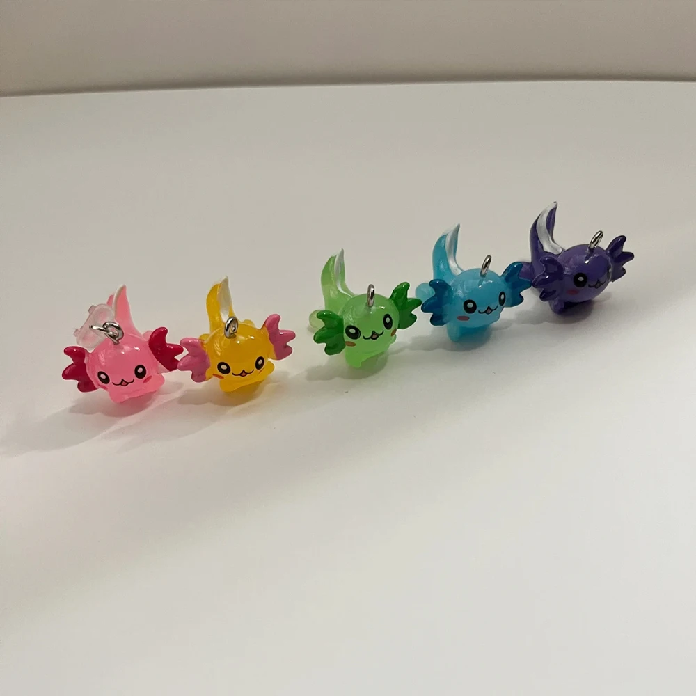 1Pcs Adorable Practical Mini Resin Axolotl Charm Dust Plug Accessory for Mobile Phone, Tablets, Laptops, USB-C & Lightening Port