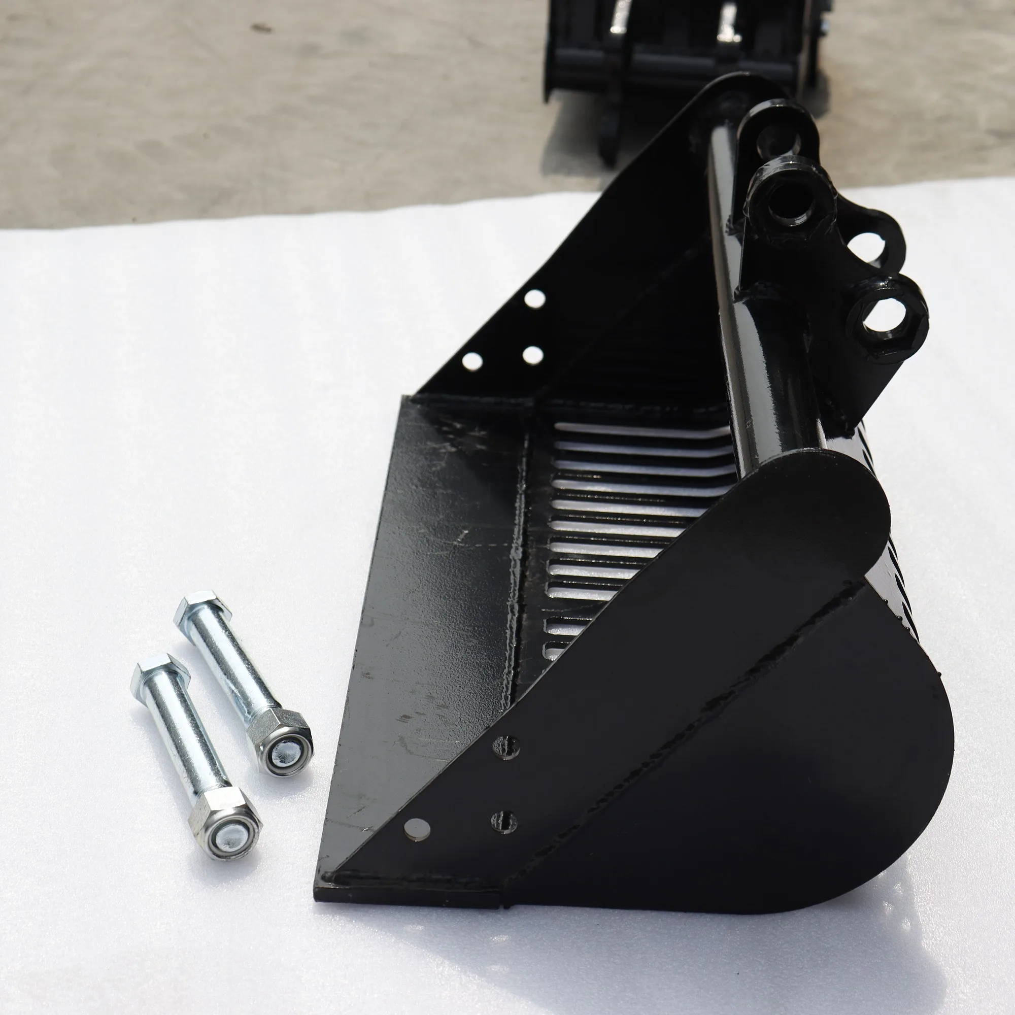 미국 재고 600mm 폭 스크리닝 버킷 어태치먼트, 1톤 미니 굴삭기용 새 철골 구조 버킷