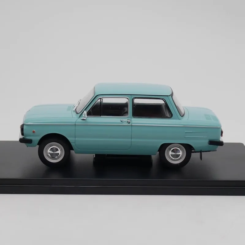 イクソ ダイキャスト 1/24 スケール ‌ ZAZ-968M 1979 ソビエト時代のウクライナ製 ザポリツィャ自動車工場 合金製車モデル おもちゃ 男の子向けギフト