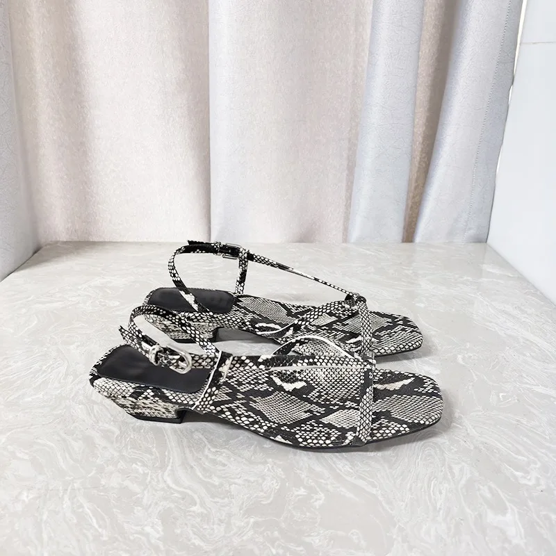 Dave&di 2026 Minimalist Square Toe Retro Snake Pattern Flat Toe Flip Flops For Women Comfortable Casual Beach Sandals For Women