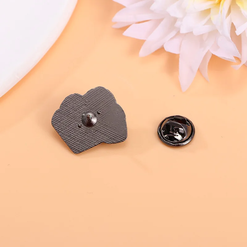 8Styles Classic Mini Medical Supplies Shaped Enamel Lapel Pins Nice Doctor Nurse Theme Brooches