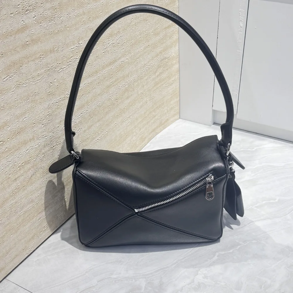 

Geometric Bag, Lazy and Relaxed, Men's and Women's Same Shoulder Handbag, Leather Oblique Span Fashion Niche Design Unique