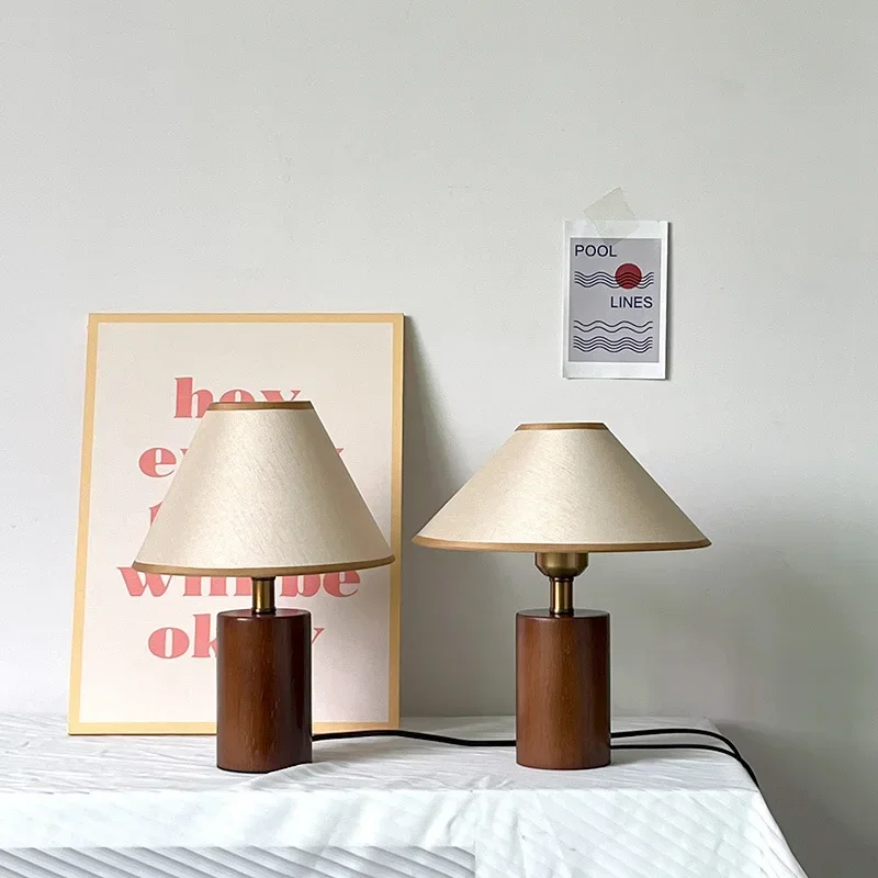 Retro small fresh desk lamp, homestay desktop decoration, night lamp, student bedroom bedside lamp