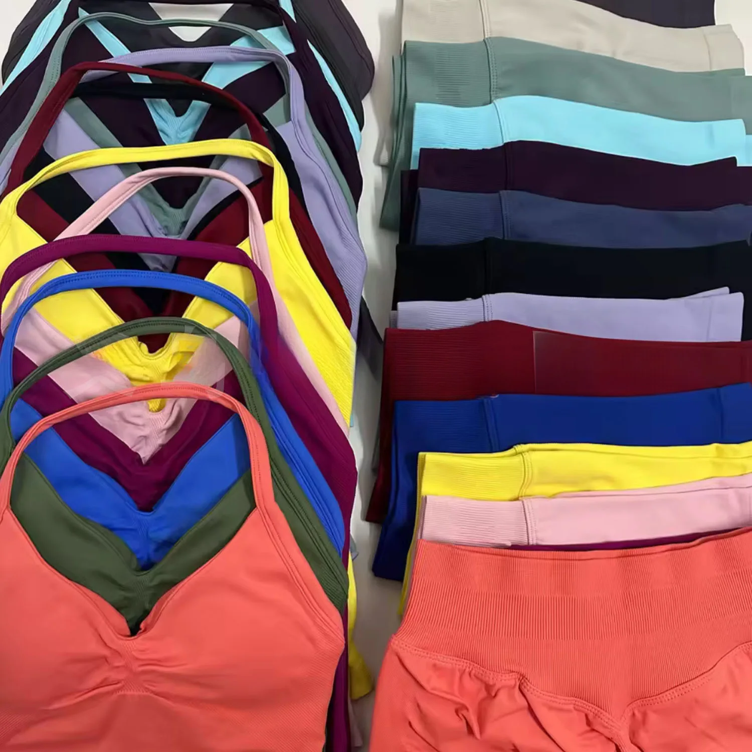 2 pezzi Set sportivo da impatto Canotta senza schienale da donna Top da yoga Vita alta Scrunch Pantaloncini senza cuciture Set da palestra sportivo Set da allenamento per abbigliamento sportivo