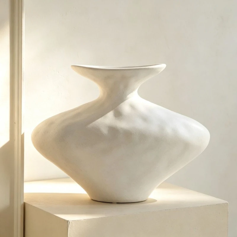 Wabi Sansan special-shaped white ceramic vase, artistic pleated texture flower ware, living room entrance flower arrangement