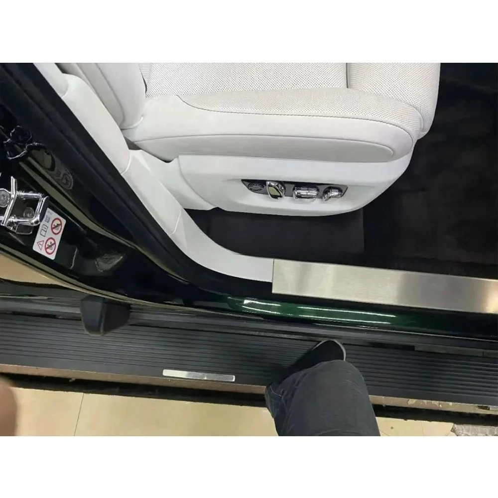 Exklusive Produktion für Rolls Royce Cullinan Vollautomatische schwarze elektrische Seitenstufen aus Aluminiumlegierung