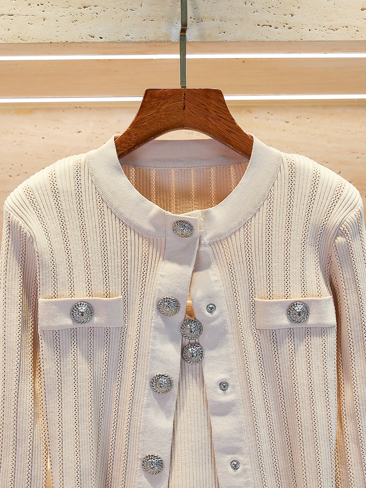 

Высококачественный женский вязаный свитер в полоску, комплект пальто, внутренняя майка, осень-зима, для поездок на работу, стандартный крой, средний размер, Softn