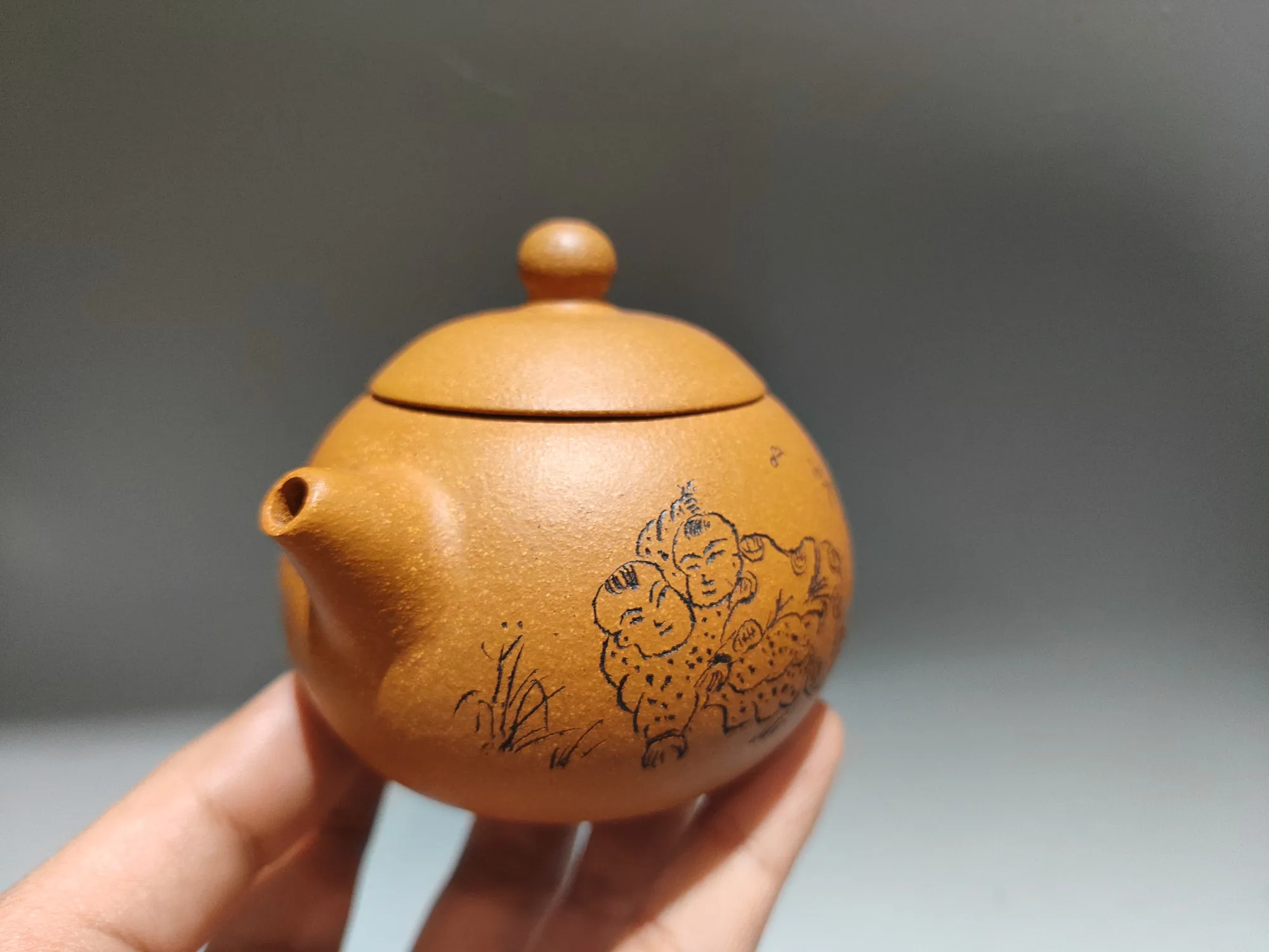 Yingxing redware ceramic tea-pot Raw ore Huangduan sand childlike patterns Xishi Pot Antique teapot kettle teapot Tea charm Amas
