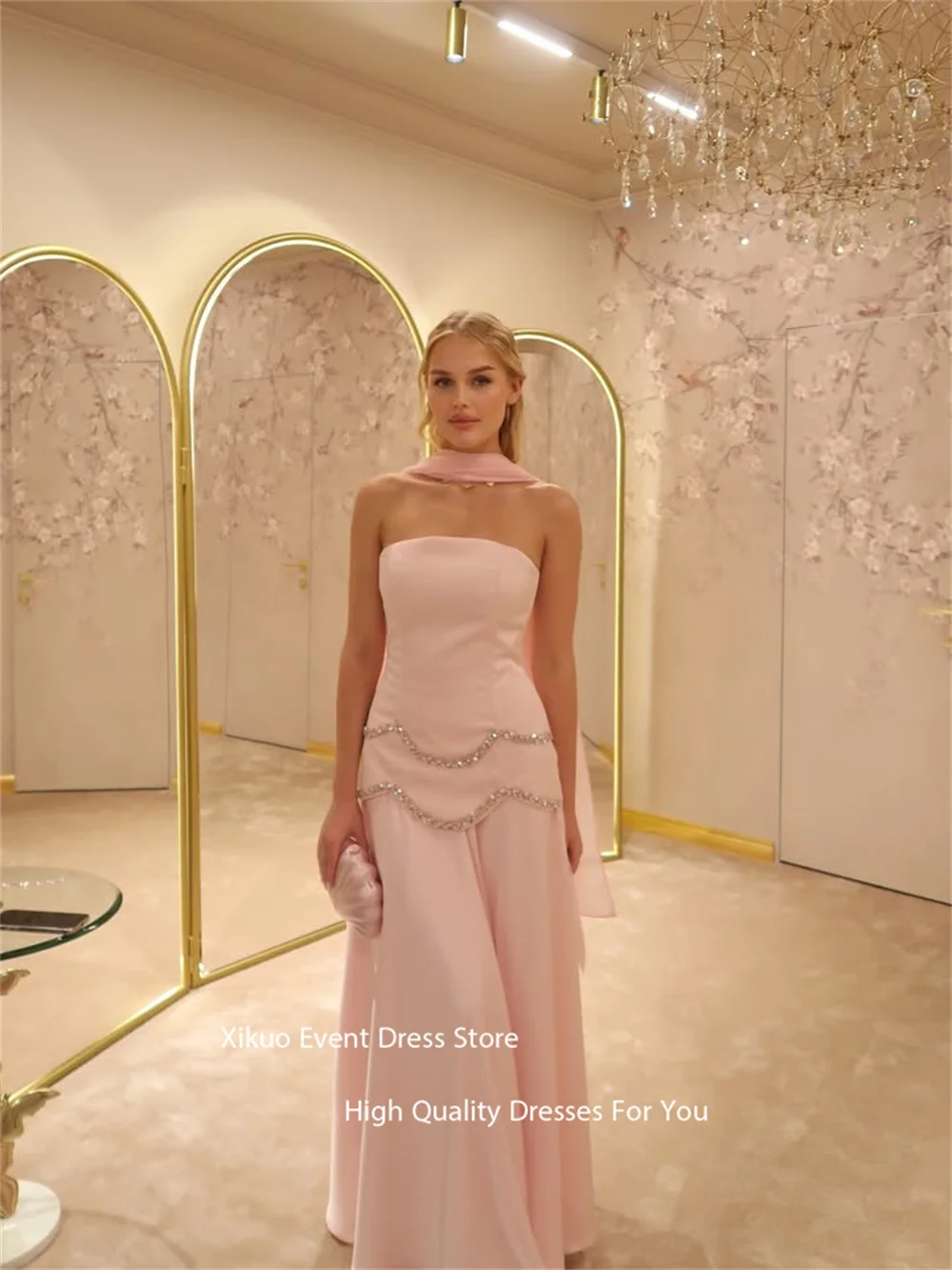 فستان سهرة Xikuo مزين بالكريستال بدون حمالات بدون أكمام من الساتان الوردي فساتين حفلات أشرطة Sukienka Wieczorowa مخصص