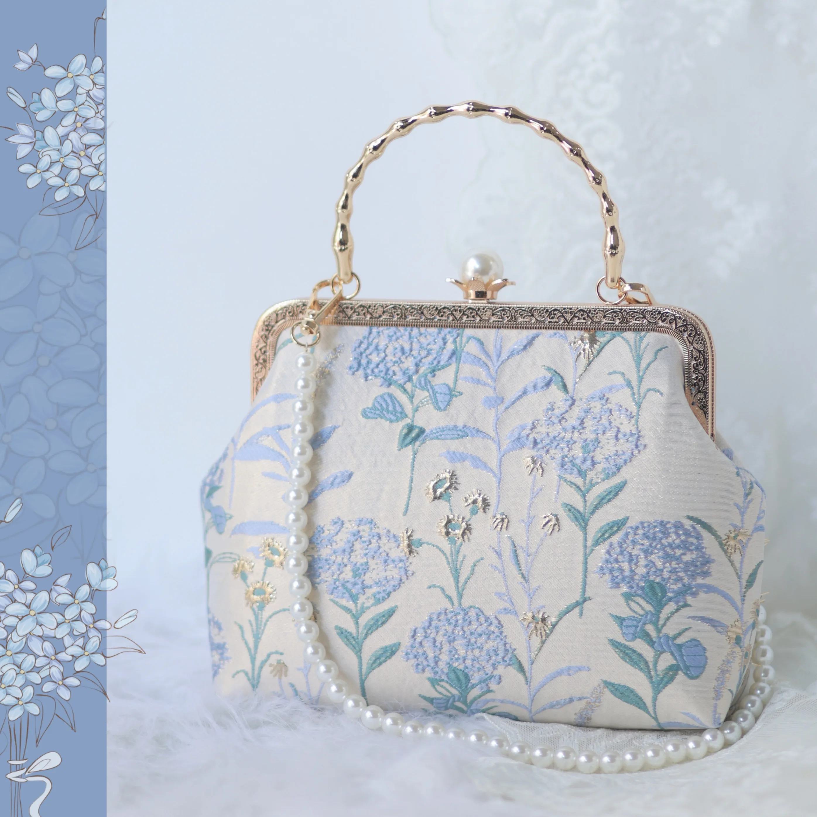 LOST IN VINTAGE Three-dimensional Relief Frame Kiss Lock and Metal Handle ClutchWeaving Gold Jacquard Three-dimensional Purse